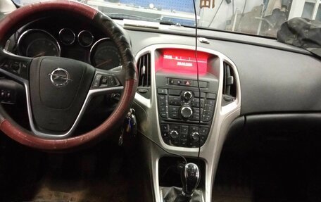 Opel Astra J, 2011 год, 620 000 рублей, 4 фотография