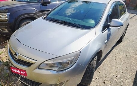 Opel Astra J, 2011 год, 680 000 рублей, 2 фотография