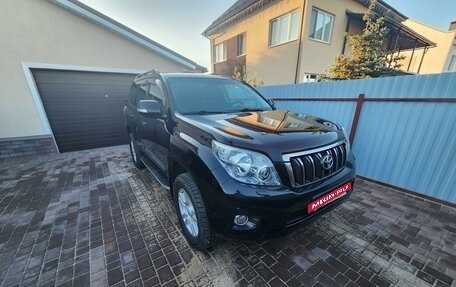 Toyota Land Cruiser Prado 150 рестайлинг 2, 2013 год, 3 180 000 рублей, 2 фотография