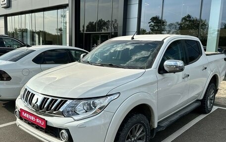 Mitsubishi L200 IV рестайлинг, 2015 год, 2 690 000 рублей, 1 фотография