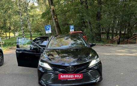 Toyota Camry, 2019 год, 2 600 000 рублей, 2 фотография