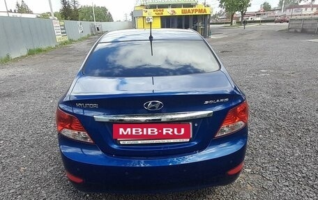 Hyundai Solaris II рестайлинг, 2011 год, 900 000 рублей, 5 фотография