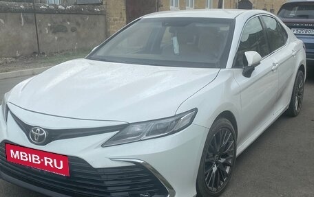 Toyota Camry, 2018 год, 2 200 000 рублей, 3 фотография