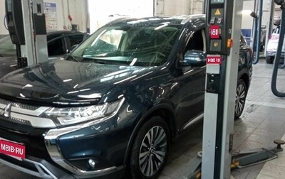 Mitsubishi Outlander III рестайлинг 3, 2020 год, 2 801 000 рублей, 1 фотография