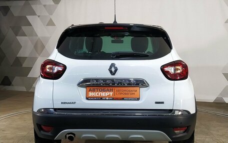 Renault Kaptur I рестайлинг, 2017 год, 1 369 000 рублей, 5 фотография