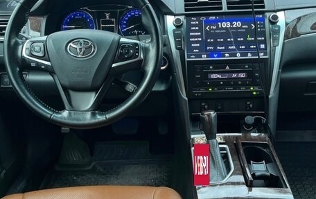 Toyota Camry, 2017 год, 2 420 000 рублей, 4 фотография