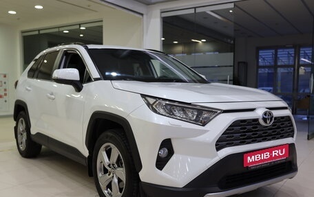 Toyota RAV4, 2020 год, 3 900 000 рублей, 4 фотография