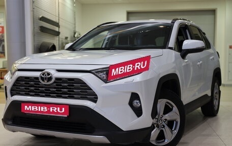 Toyota RAV4, 2020 год, 3 900 000 рублей, 2 фотография