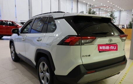 Toyota RAV4, 2020 год, 3 900 000 рублей, 8 фотография