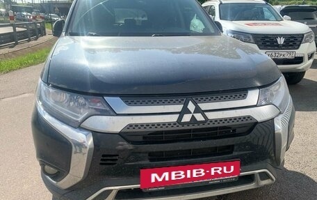 Mitsubishi Outlander III рестайлинг 3, 2021 год, 2 397 000 рублей, 2 фотография