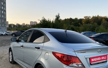 Hyundai Solaris II рестайлинг, 2011 год, 830 000 рублей, 6 фотография