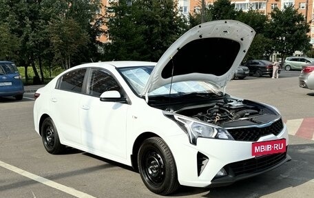 KIA Rio IV, 2020 год, 1 450 000 рублей, 2 фотография