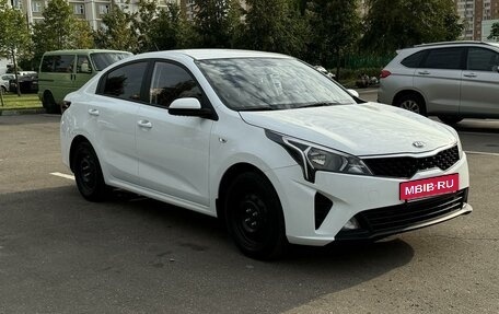 KIA Rio IV, 2020 год, 1 450 000 рублей, 6 фотография