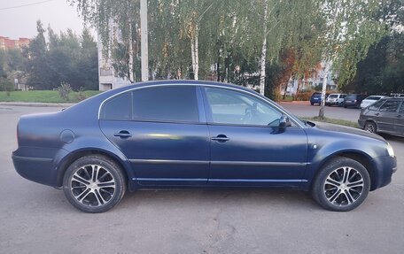 Skoda Superb III рестайлинг, 2004 год, 440 000 рублей, 3 фотография