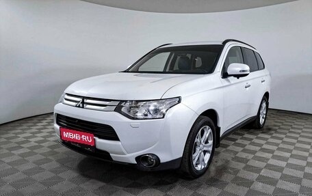 Mitsubishi Outlander III рестайлинг 3, 2013 год, 1 981 000 рублей, 1 фотография