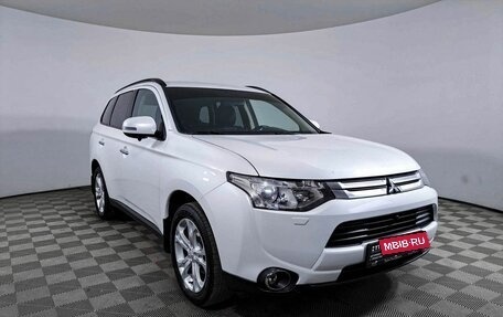 Mitsubishi Outlander III рестайлинг 3, 2013 год, 1 981 000 рублей, 3 фотография