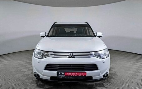 Mitsubishi Outlander III рестайлинг 3, 2013 год, 1 981 000 рублей, 2 фотография