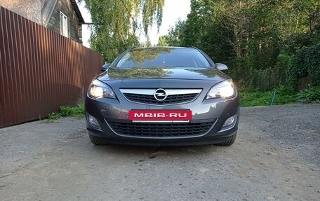 Opel Astra J, 2011 год, 750 000 рублей, 3 фотография