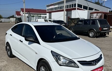 Hyundai Solaris II рестайлинг, 2014 год, 829 000 рублей, 3 фотография