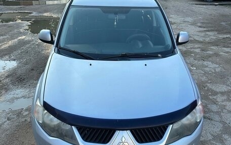 Mitsubishi Outlander III рестайлинг 3, 2007 год, 950 000 рублей, 3 фотография