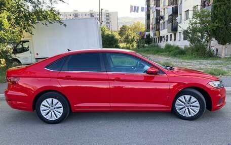 Volkswagen Jetta VII, 2018 год, 1 900 000 рублей, 2 фотография