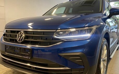 Volkswagen Tiguan II, 2021 год, 3 599 000 рублей, 11 фотография