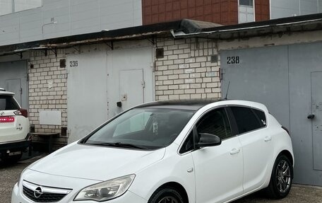 Opel Astra J, 2011 год, 800 000 рублей, 1 фотография