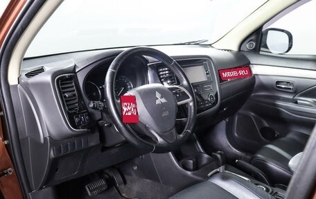 Mitsubishi Outlander III рестайлинг 3, 2012 год, 1 560 000 рублей, 14 фотография