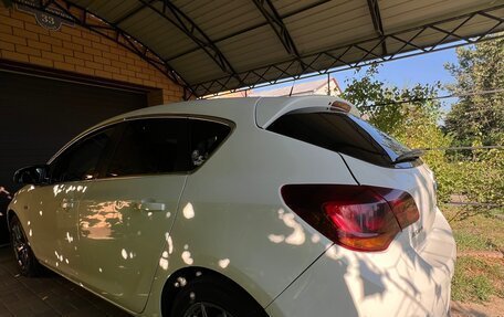 Opel Astra J, 2011 год, 800 000 рублей, 9 фотография