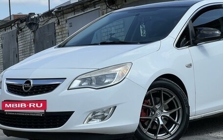 Opel Astra J, 2011 год, 800 000 рублей, 2 фотография