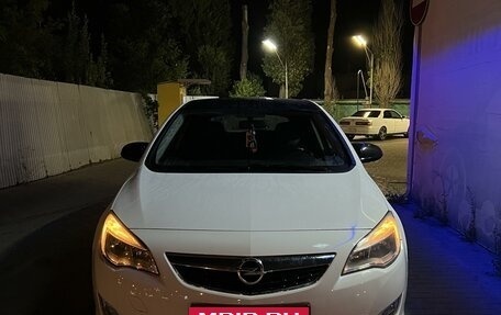 Opel Astra J, 2011 год, 800 000 рублей, 4 фотография