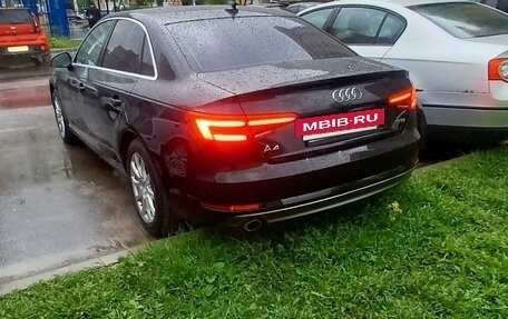 Audi A4, 2016 год, 2 500 000 рублей, 5 фотография