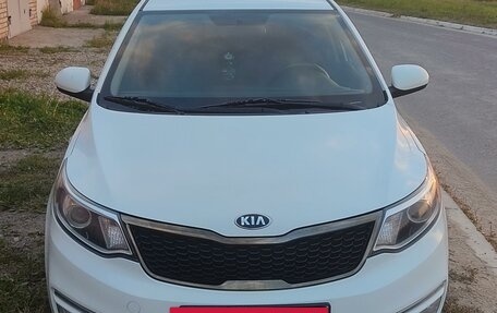 KIA Rio III рестайлинг, 2017 год, 1 350 000 рублей, 2 фотография