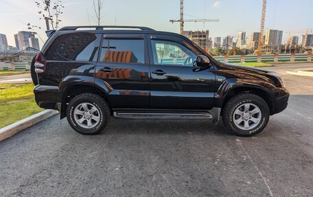 Toyota Land Cruiser Prado 120 рестайлинг, 2006 год, 2 190 000 рублей, 2 фотография