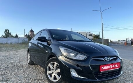 Hyundai Solaris II рестайлинг, 2011 год, 870 000 рублей, 4 фотография