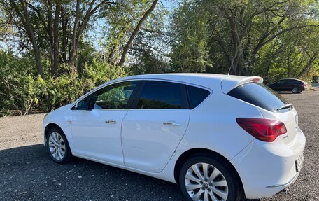 Opel Astra J, 2013 год, 800 000 рублей, 4 фотография