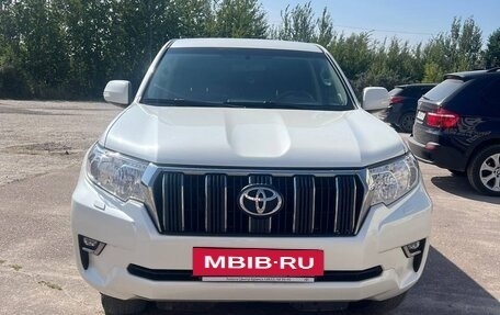 Toyota Land Cruiser Prado 150 рестайлинг 2, 2020 год, 4 800 000 рублей, 2 фотография