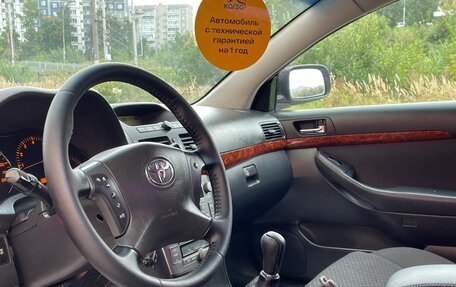 Toyota Avensis III рестайлинг, 2004 год, 739 000 рублей, 11 фотография