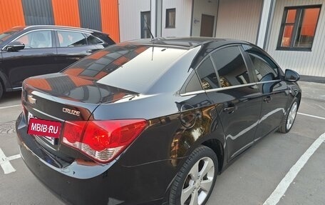 Chevrolet Cruze II, 2010 год, 895 000 рублей, 4 фотография