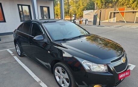 Chevrolet Cruze II, 2010 год, 895 000 рублей, 3 фотография