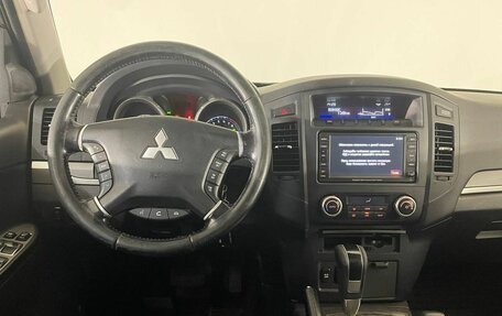 Mitsubishi Pajero IV, 2010 год, 1 645 000 рублей, 12 фотография