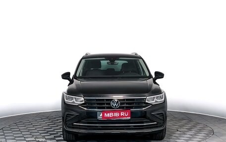 Volkswagen Tiguan II, 2021 год, 3 279 000 рублей, 2 фотография