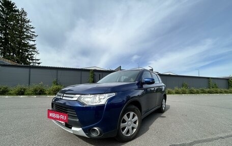 Mitsubishi Outlander III рестайлинг 3, 2014 год, 1 800 000 рублей, 4 фотография