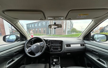 Mitsubishi Outlander III рестайлинг 3, 2014 год, 1 800 000 рублей, 17 фотография