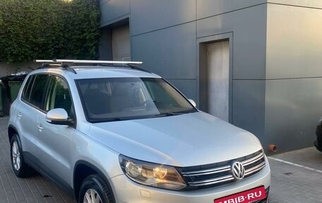 Volkswagen Tiguan I, 2011 год, 1 330 000 рублей, 2 фотография