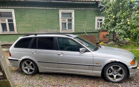 BMW 3 серия, 2001 год, 300 000 рублей, 2 фотография