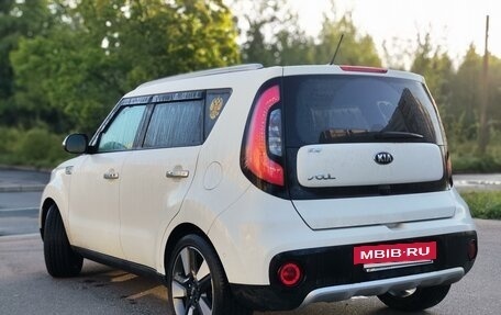 KIA Soul II рестайлинг, 2018 год, 1 900 000 рублей, 6 фотография