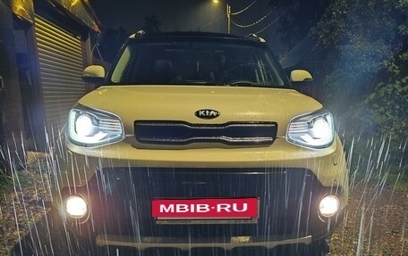 KIA Soul II рестайлинг, 2018 год, 1 900 000 рублей, 30 фотография