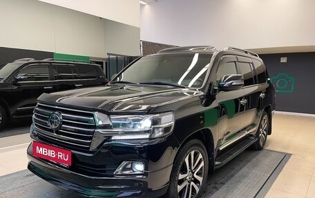 Toyota Land Cruiser 200, 2018 год, 9 000 000 рублей, 3 фотография