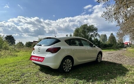 Opel Astra J, 2011 год, 855 000 рублей, 9 фотография